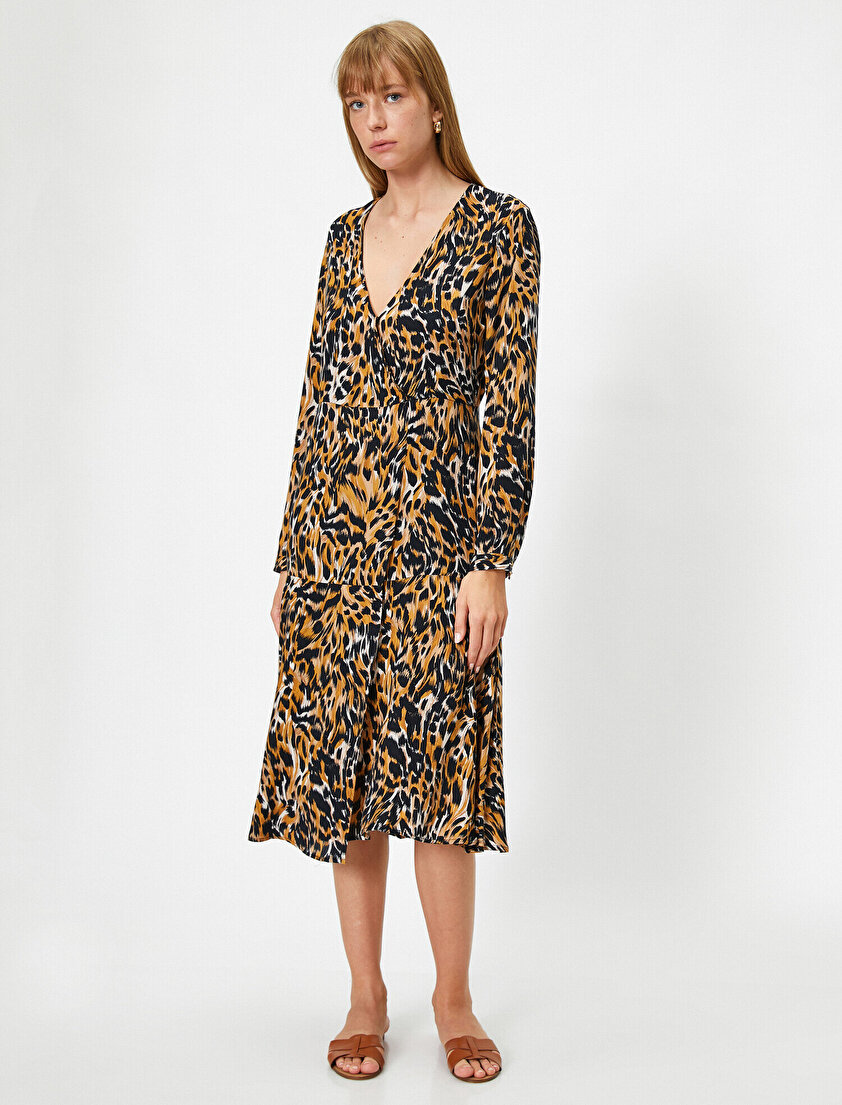 V Yaka Leopar Desenli Volanlı Elbise