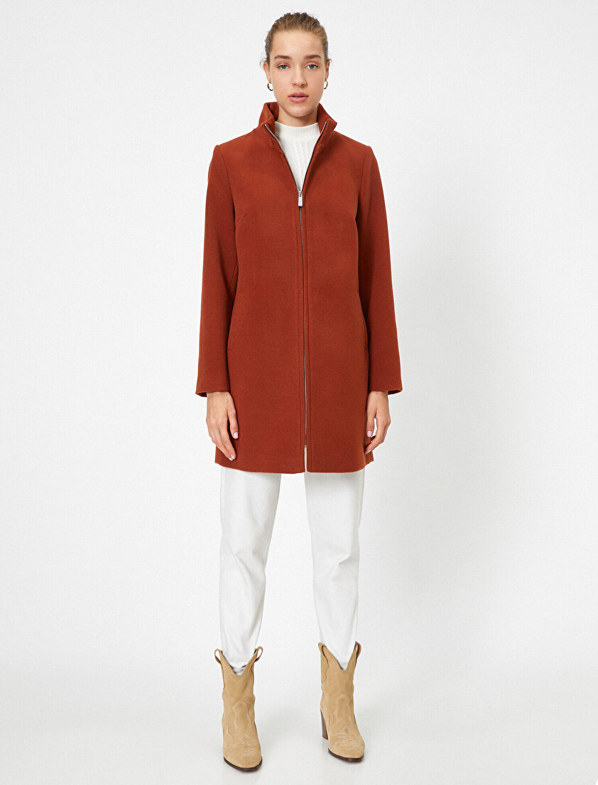 Cep Detaylı Fermuarlı Kaban