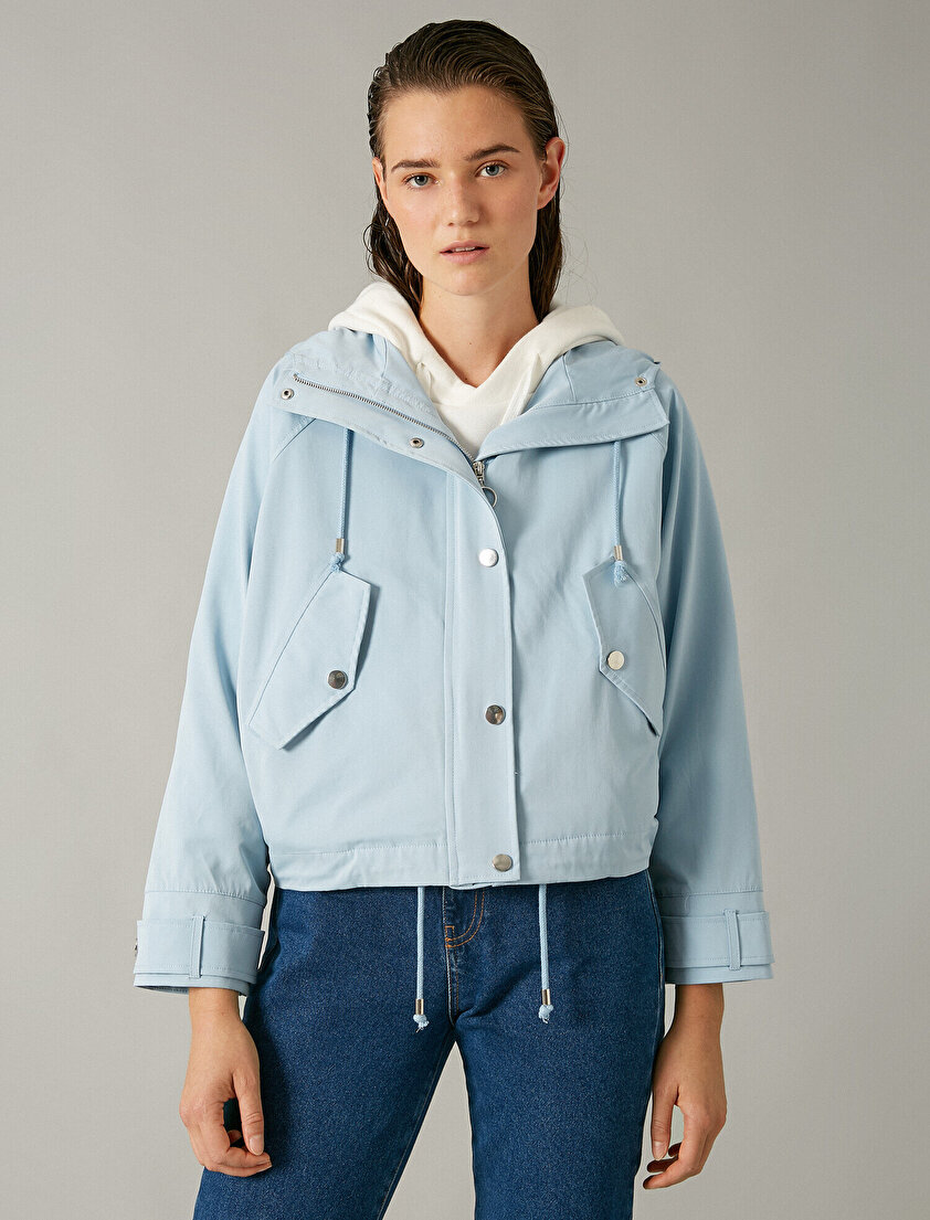 Kapüşonlu Cepli Yağmurluk