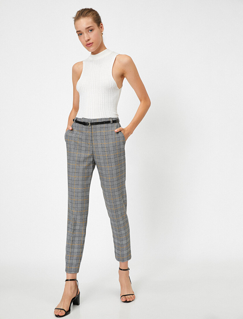 Normal Bel Cep Detaylı Kareli Pantolon