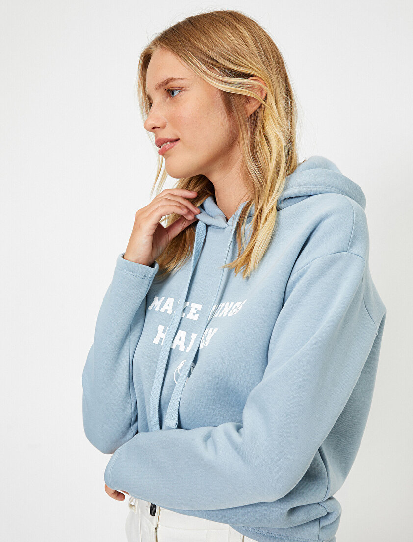 Kapüşonlu Yazılı Baskılı Uzun Kollu Sweatshirt
