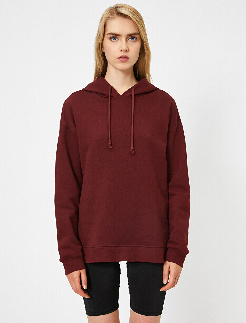 Uzun Kollu Kapüşonlu Yırtmaçlı Sweatshirt