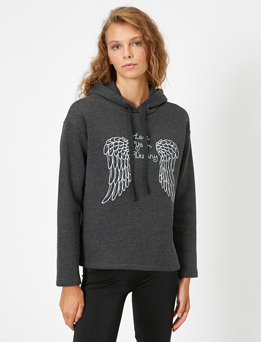 Kapüşonlu Yazılı Baskılı Uzun Kollu Sweatshirt