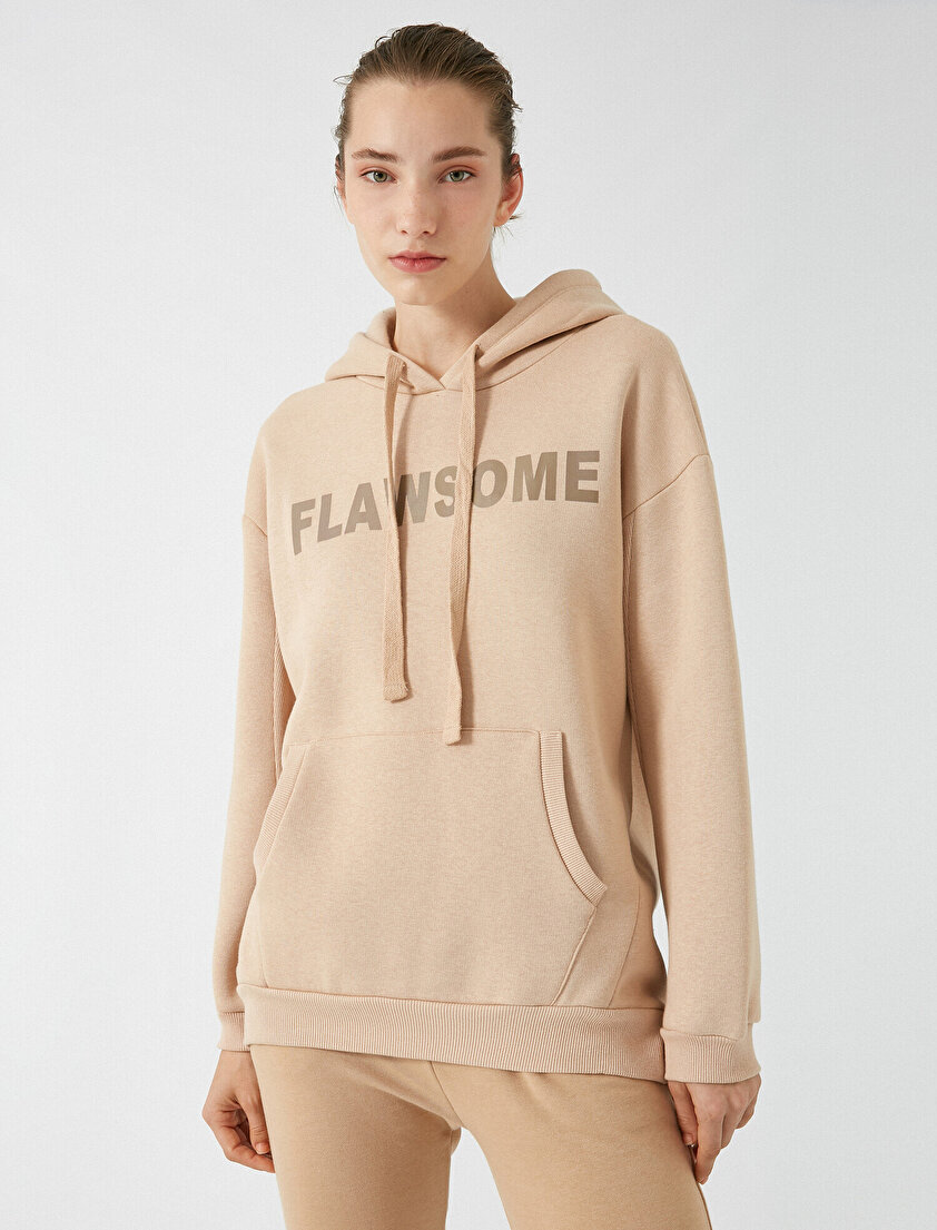 Kapüşonlu Yazılı Baskılı Uzun Kollu Sweatshirt