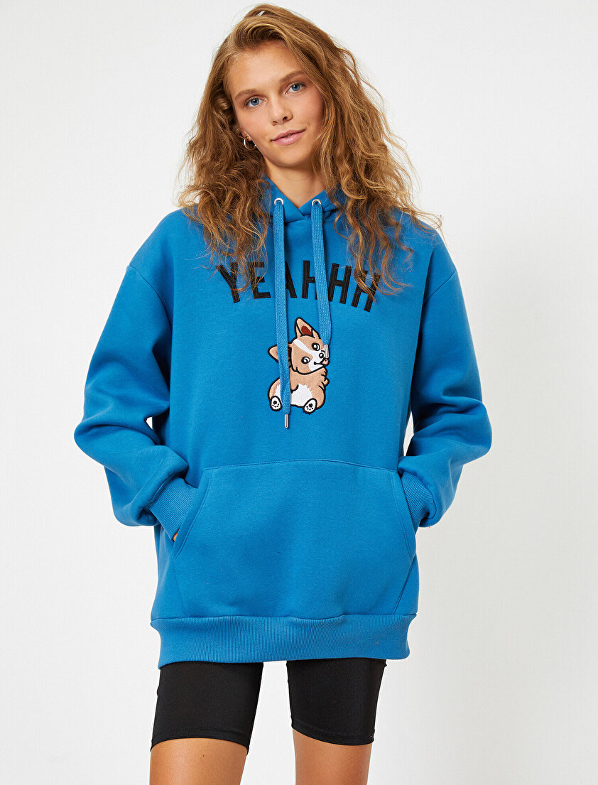 Kapüşonlu Yazılı Baskılı Cepli Sweatshirt