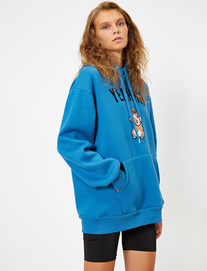 Kapüşonlu Yazılı Baskılı Cepli Sweatshirt