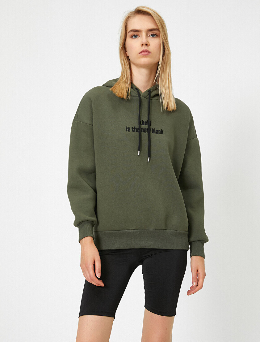 Kapüşonlu Uzun Kollu Yazılı Baskılı Sweatshirt