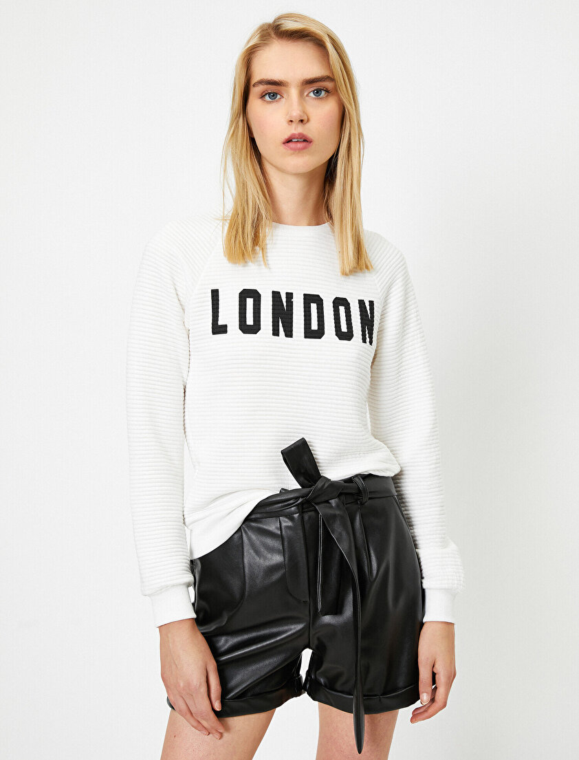 Uzun Kollu Yazılı Baskılı Sweatshirt