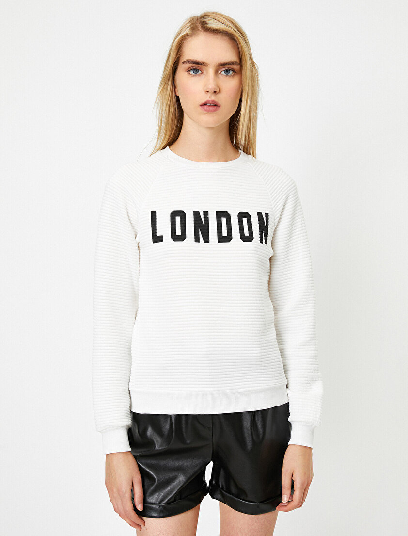 Uzun Kollu Yazılı Baskılı Sweatshirt