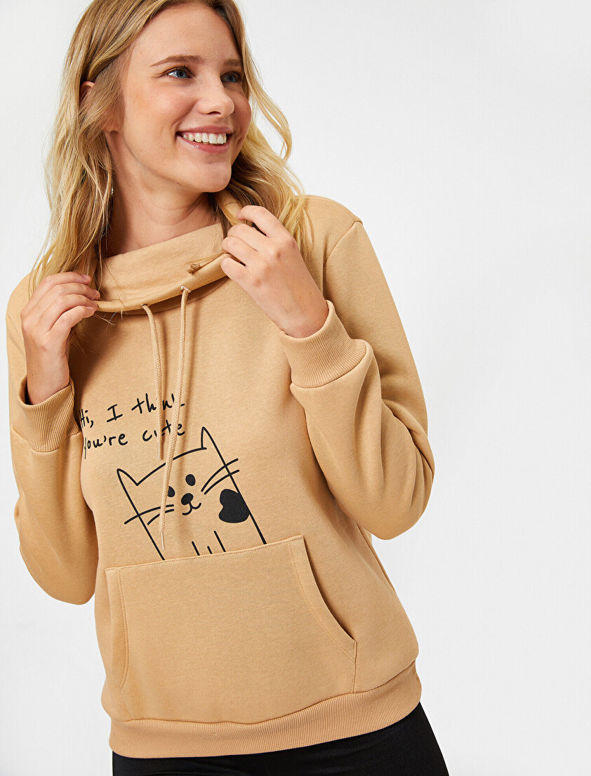 Cepli Baskılı Yüksek Yaka Sweatshirt