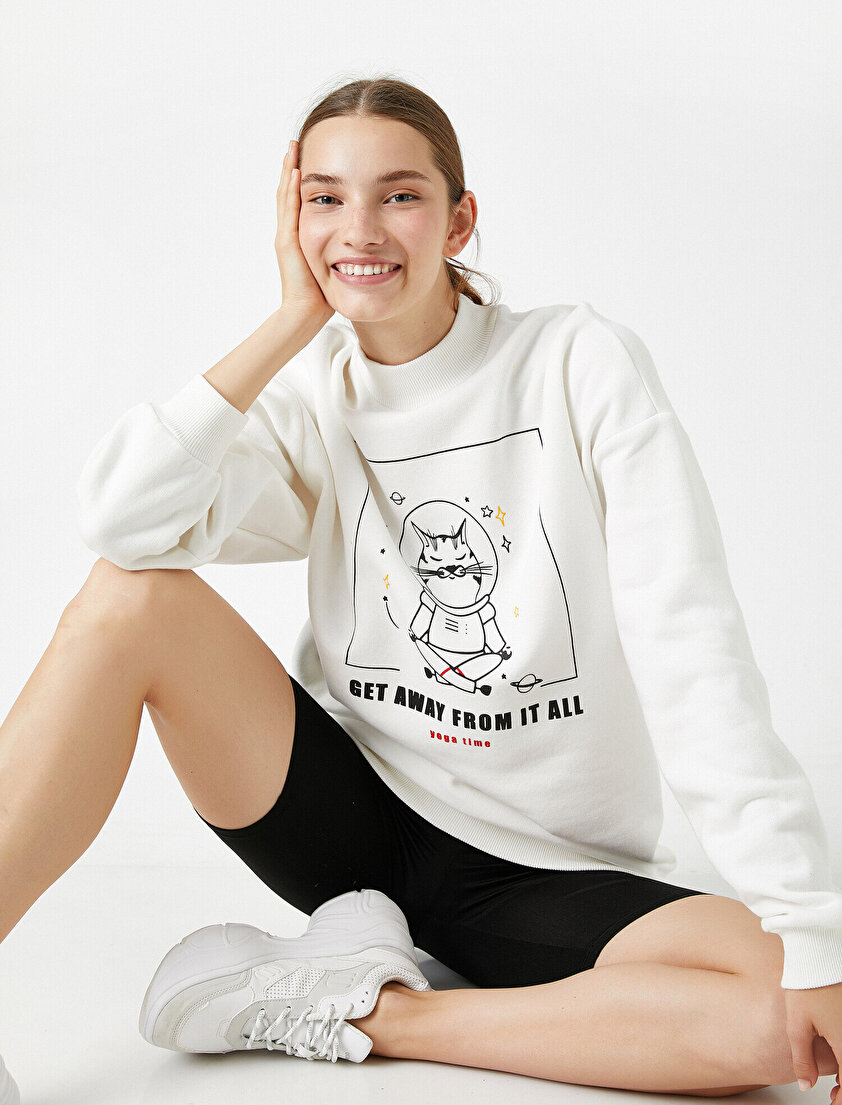 Dik Yaka Hayvan Baskılı Sweatshirt