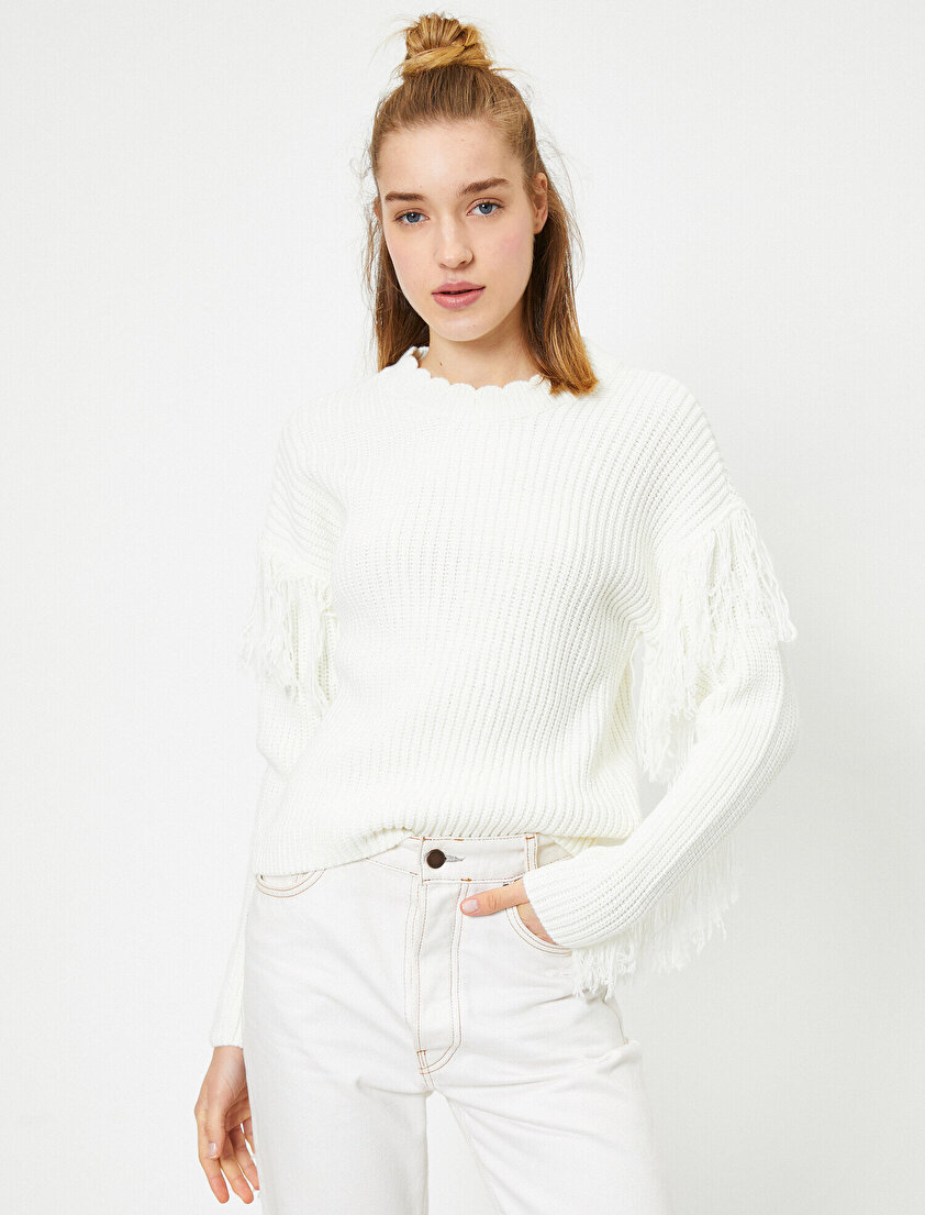 Bisiklet Yaka Uzun Kollu Örgülü Püskül Detaylı Kazak