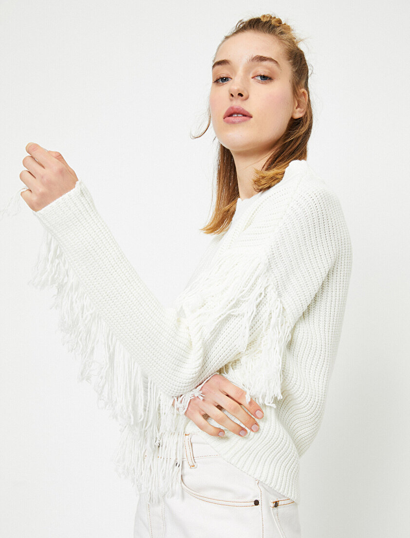 Bisiklet Yaka Uzun Kollu Örgülü Püskül Detaylı Kazak