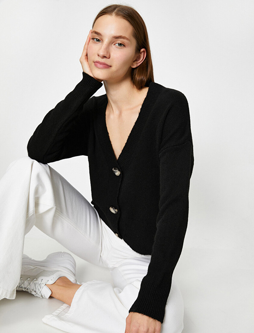 Uzun Kollu Düğmeli Kazak