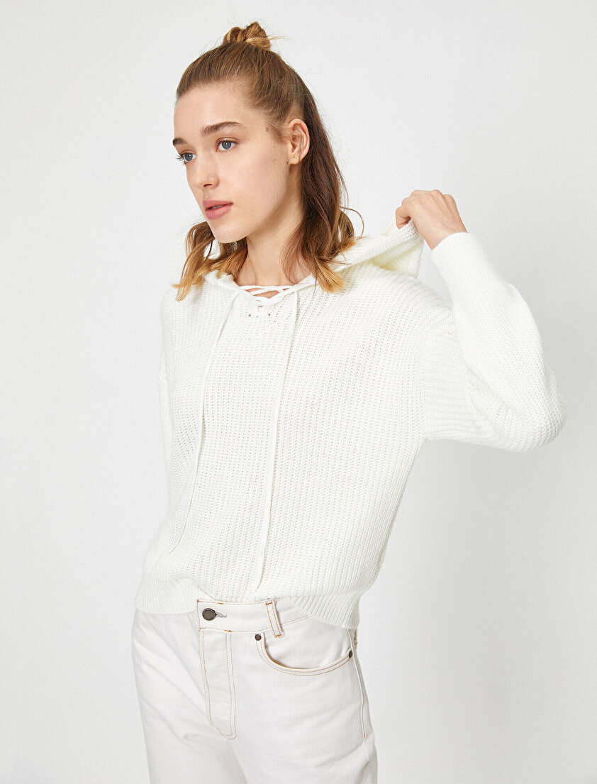 Kapüşonlu Örgülü Kazak