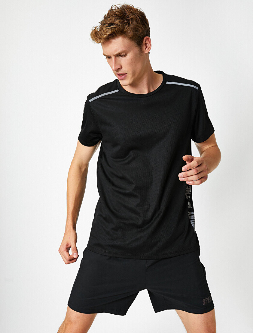 Bisiklet Yaka Kısa Kollu Reflektörlü Slogan Baskılı Tişört