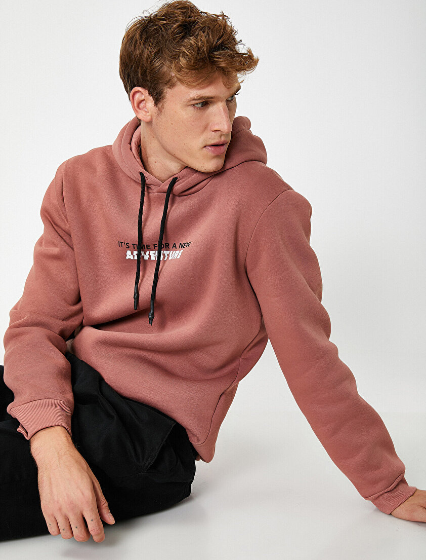 Kapüşonlu Slogan Baskılı Sweatshirt