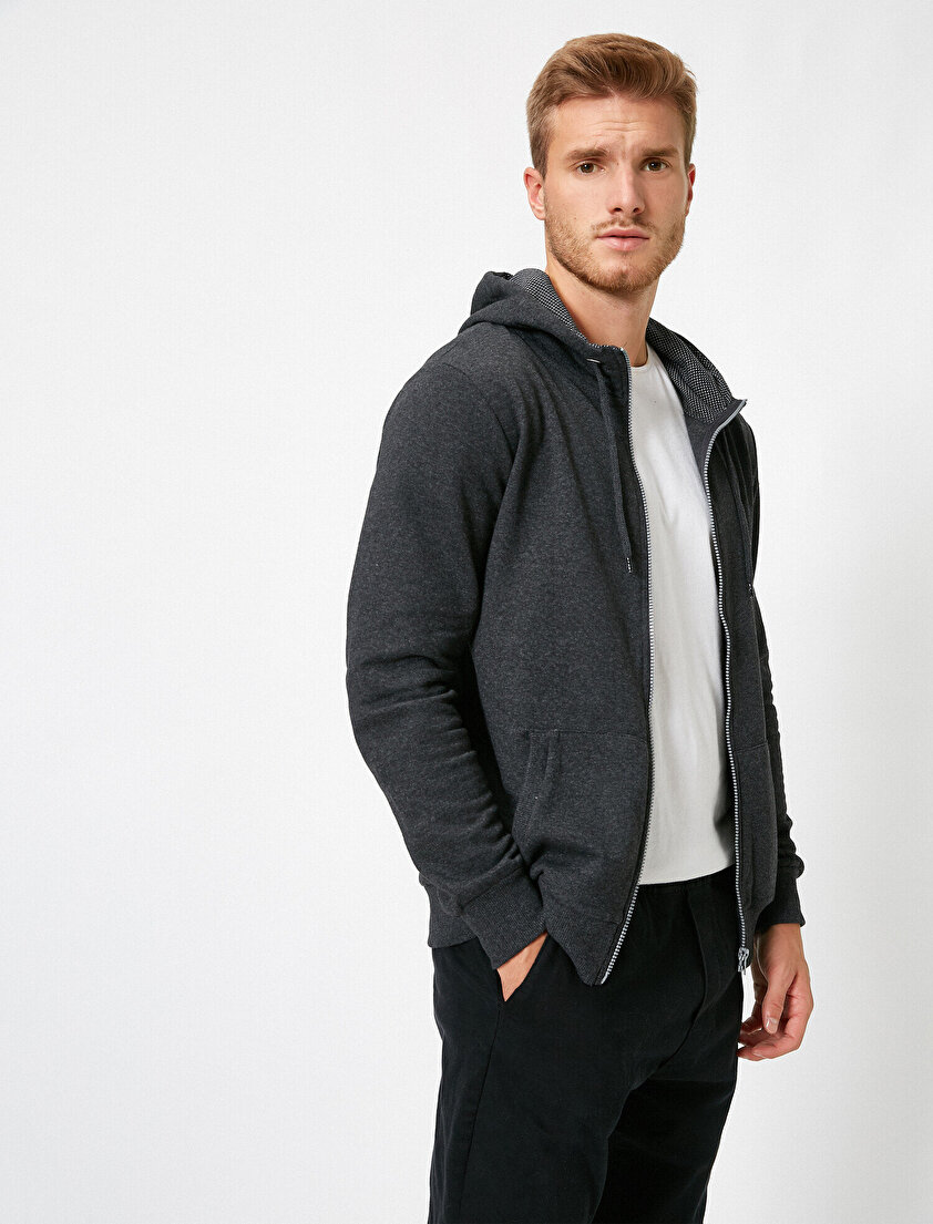 Uzun Kollu Kapüşonlu Fermuarlı Sweatshirt