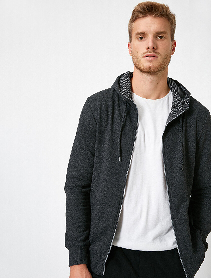 Uzun Kollu Kapüşonlu Fermuarlı Sweatshirt