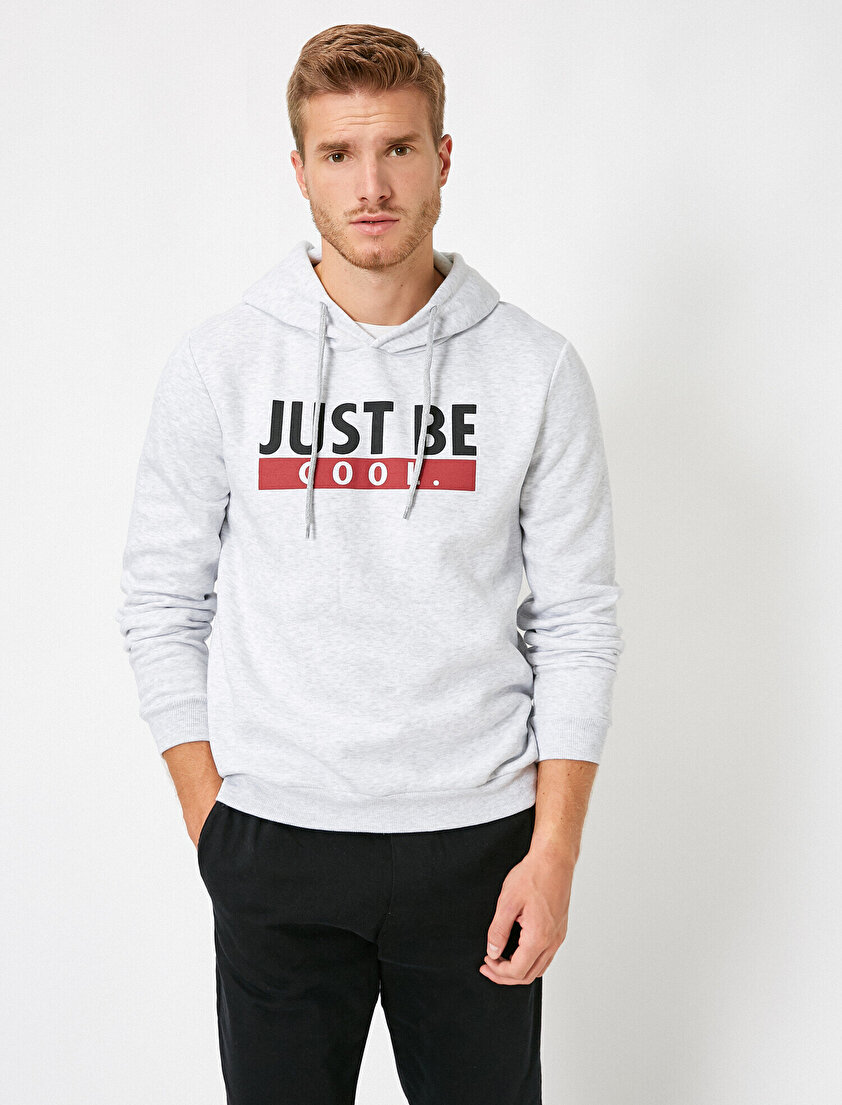 Uzun Kollu Slogan Baskılı Kapüşonlu Sweatshirt