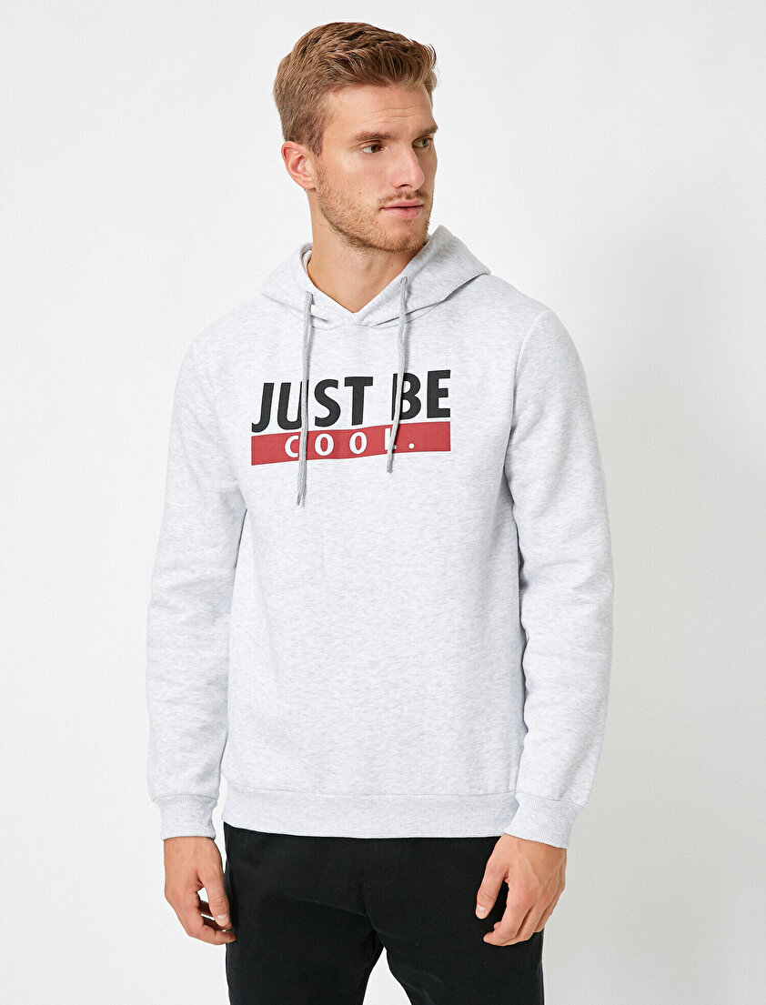 Uzun Kollu Slogan Baskılı Kapüşonlu Sweatshirt