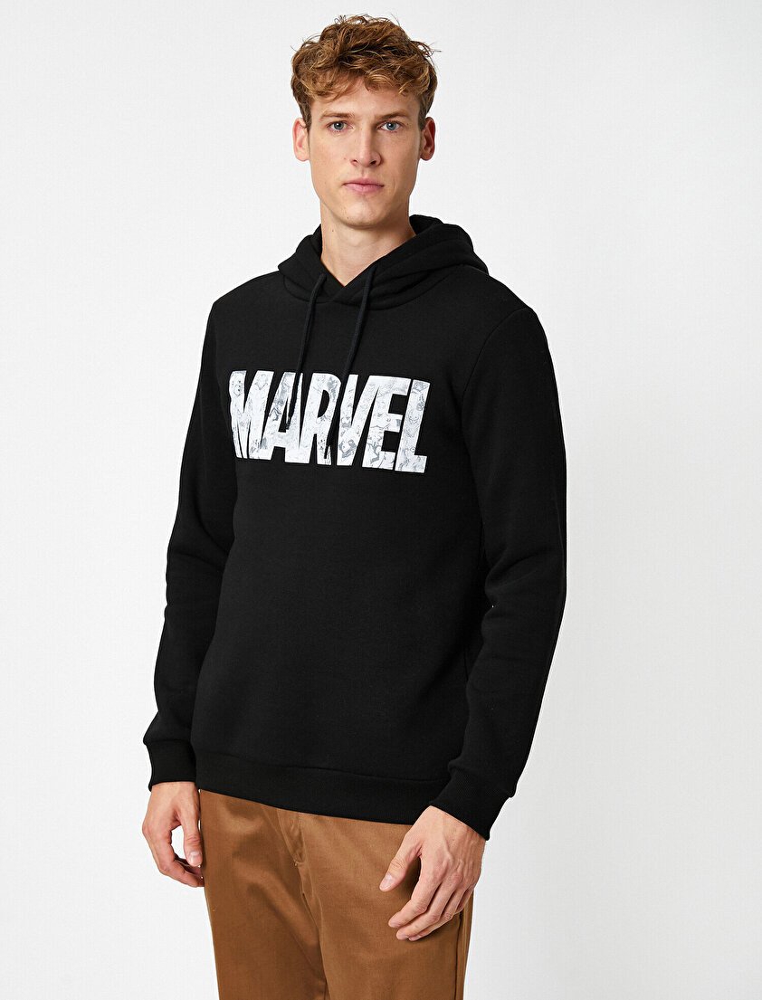 Marvel Lisanslı Kapüşonlu Sweatshirt