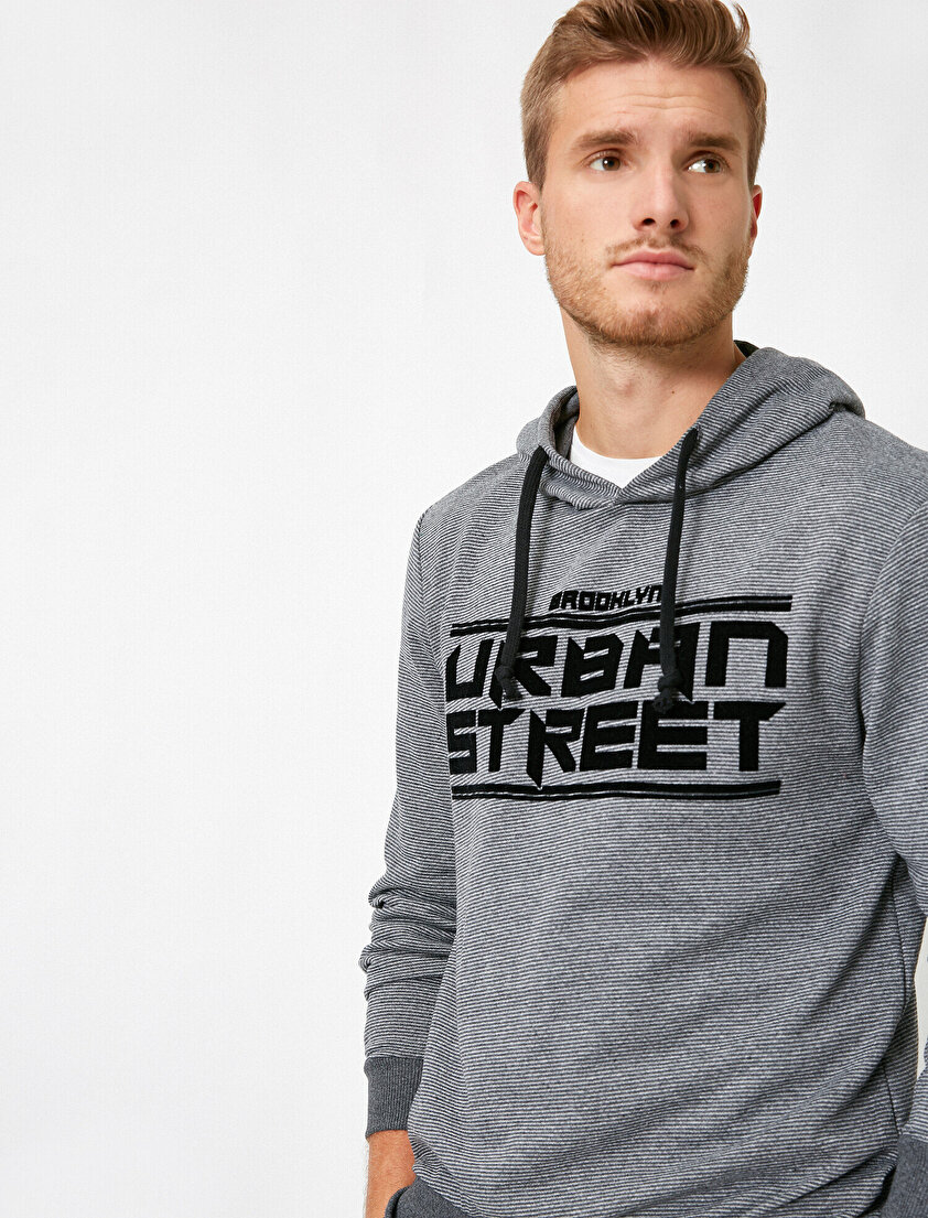 Kapüşonlu Yazılı Baskılı Sweatshirt
