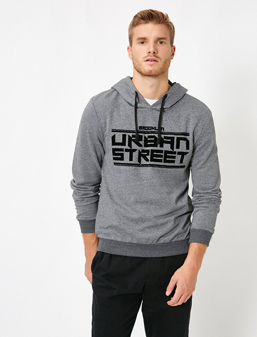 Kapüşonlu Yazılı Baskılı Sweatshirt
