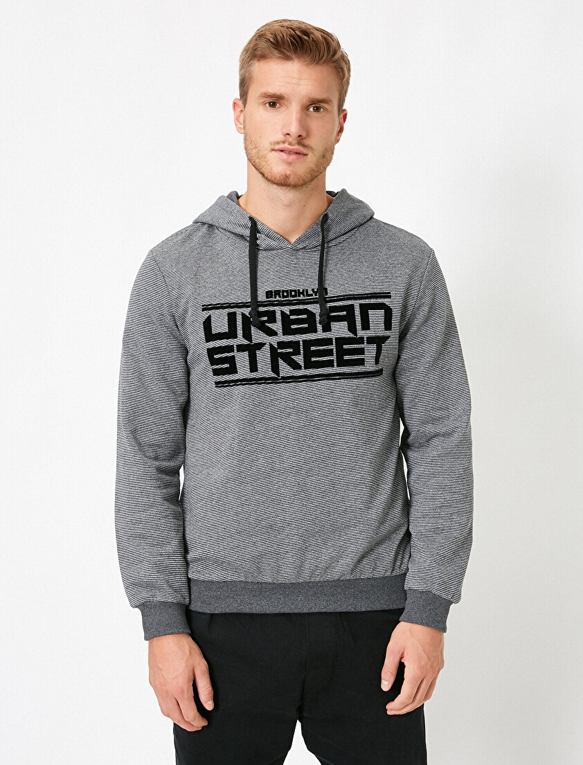 Kapüşonlu Yazılı Baskılı Sweatshirt
