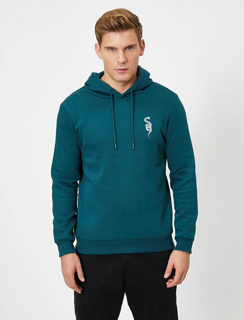 Kapüşonlu Yazılı Baskılı Uzun Kollu Sweatshirt