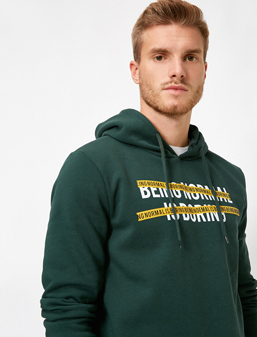 Kapüşonlu Slogan Baskılı Sweatshirt