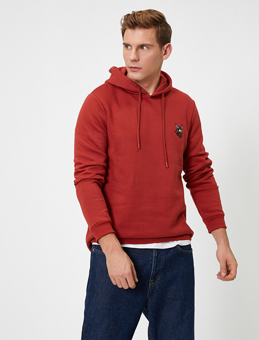 Kapüşonlu İşleme Detaylı Uzun Kollu Sweatshirt