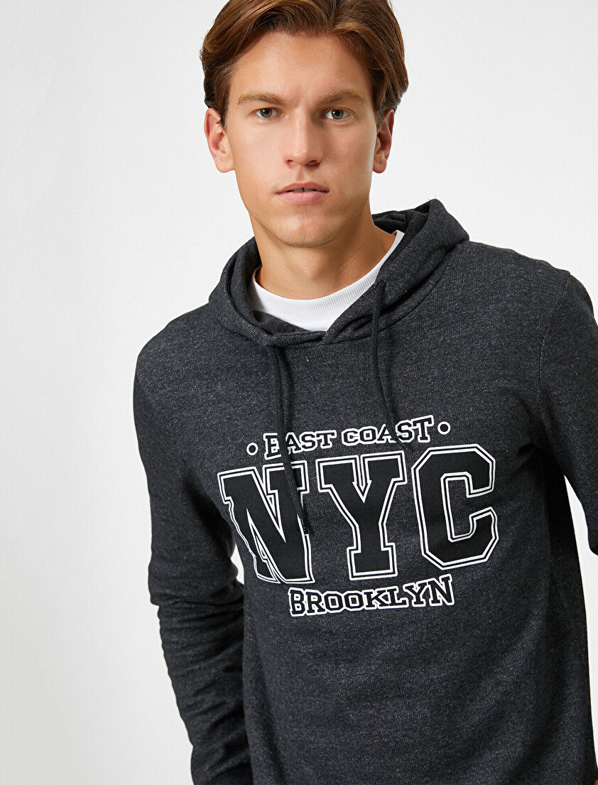 Kapüşonlu Yazılı Baskılı Sweatshirt