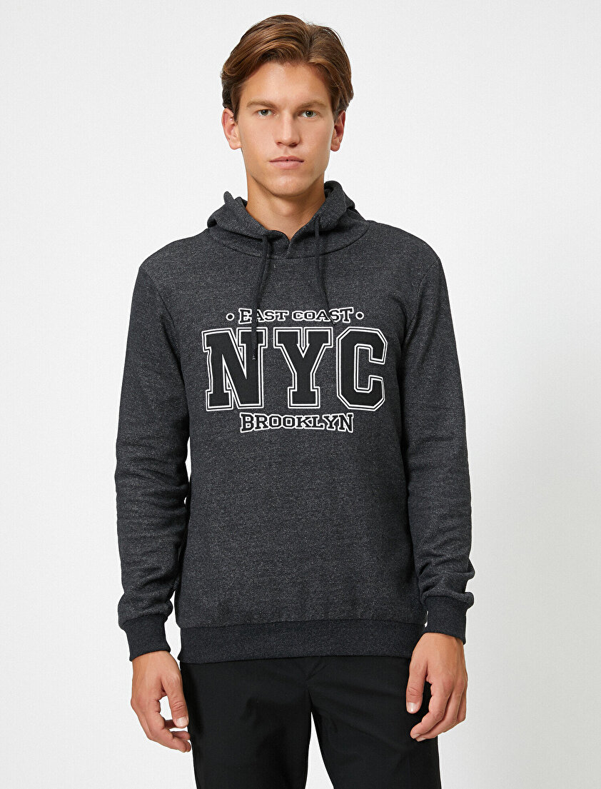 Kapüşonlu Yazılı Baskılı Sweatshirt
