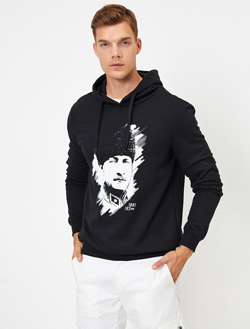  Atatürk Baskılı Kapüşonlu Sweatshirt