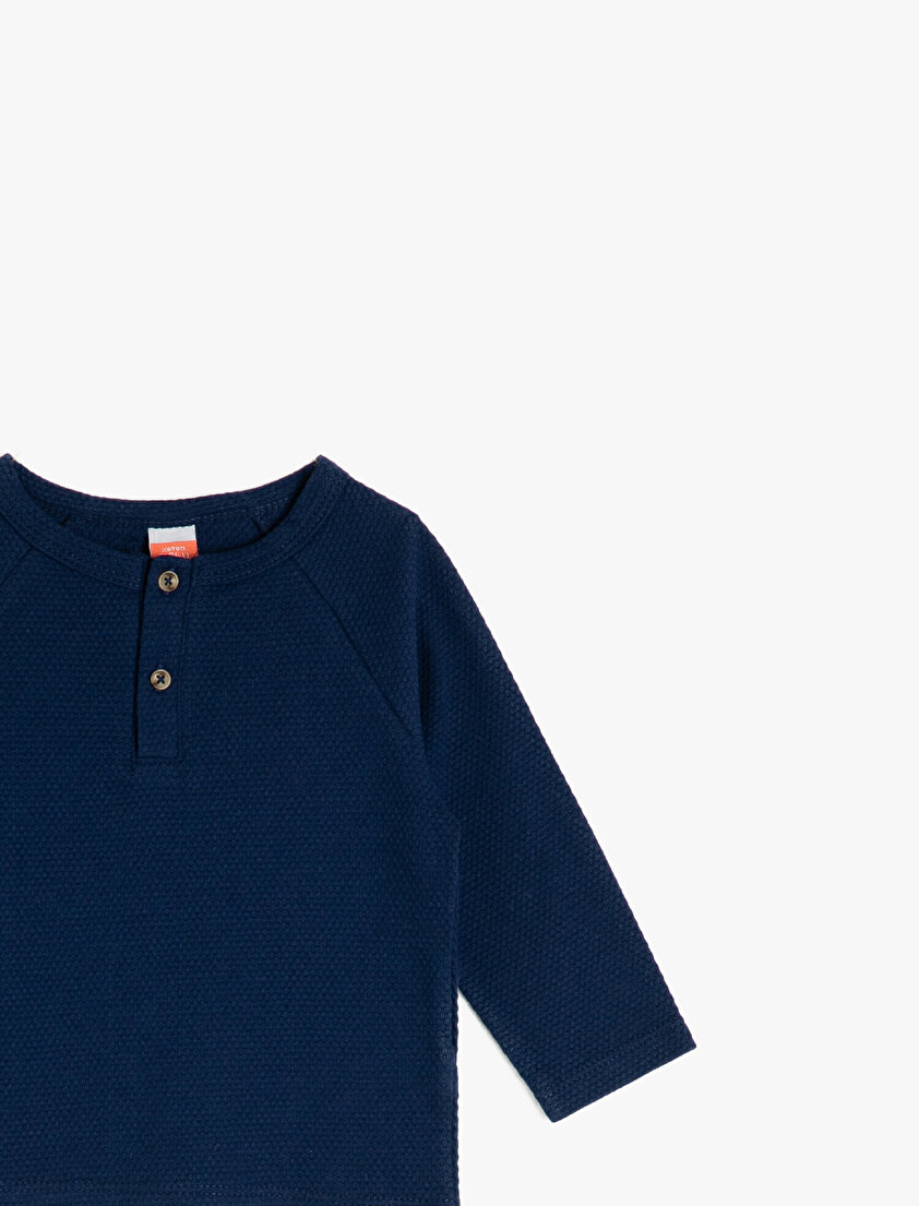 Düğme Detaylı Uzun Kollu %100 Pamuk Tişört