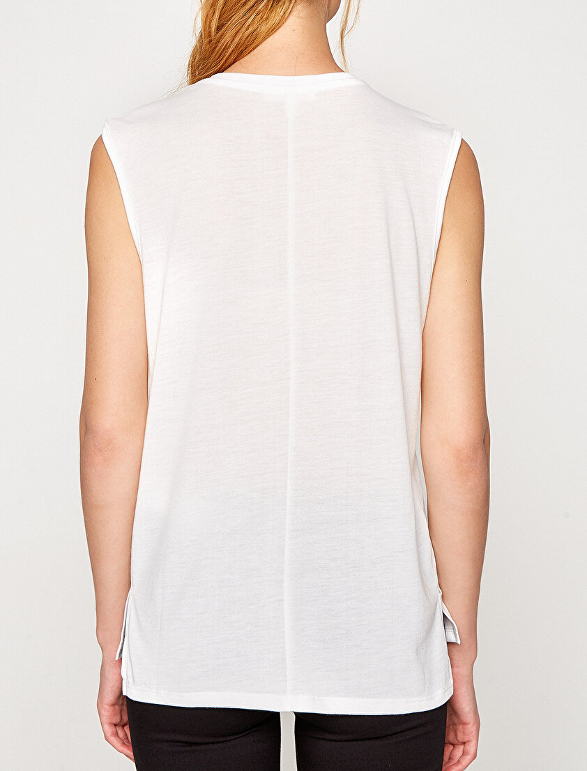 Pul Detaylı T-Shirt