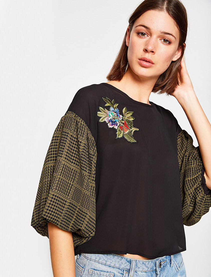 İşlemeli Bluz