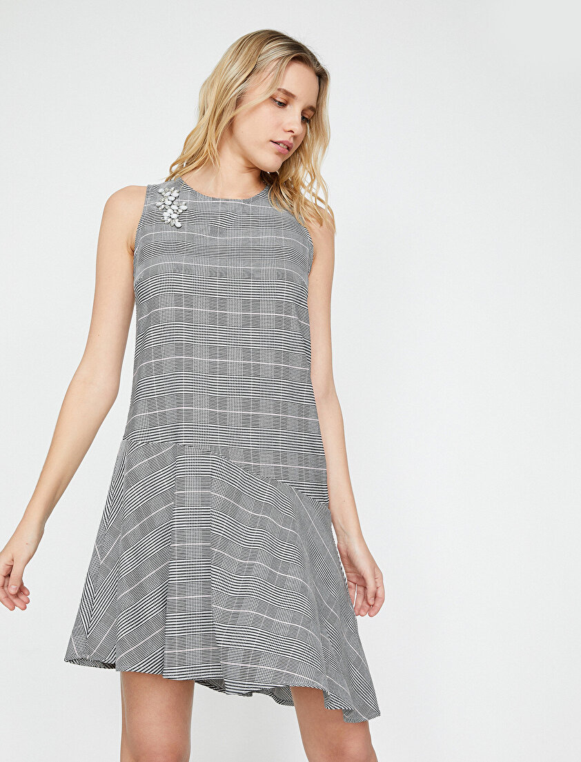 Taş Detaylı Elbise