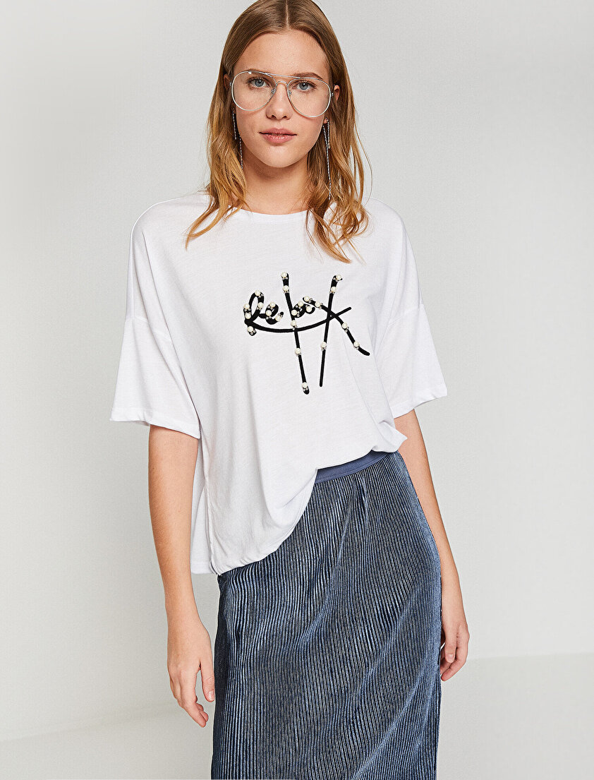 İnci Detaylı T-Shirt
