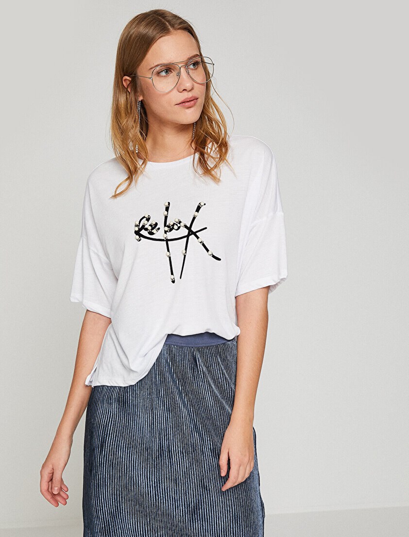 İnci Detaylı T-Shirt