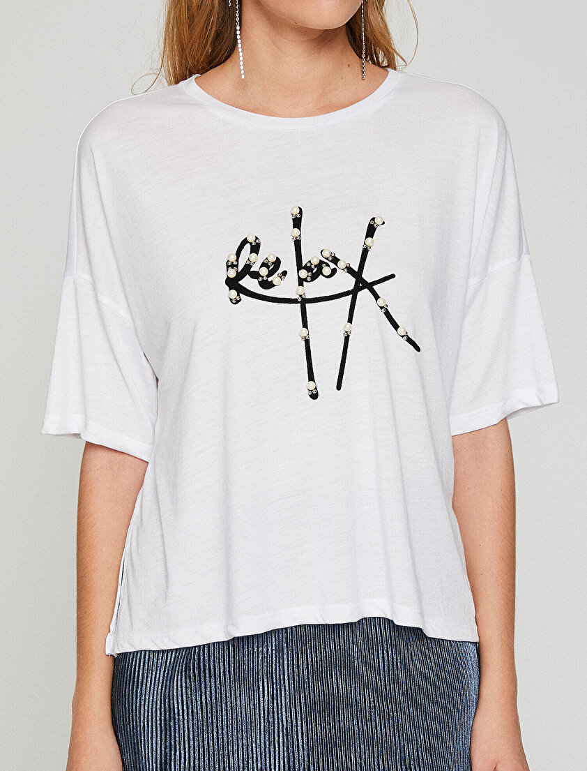 İnci Detaylı T-Shirt