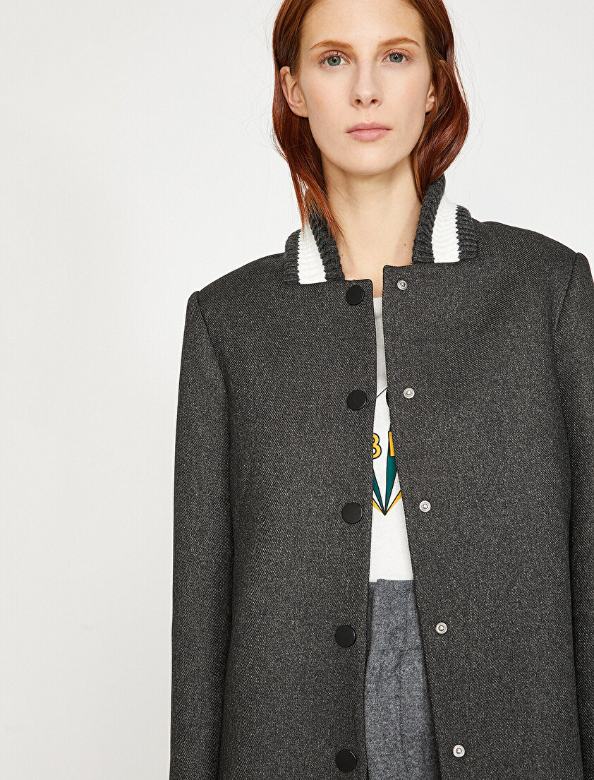 Düğme Detaylı Mont