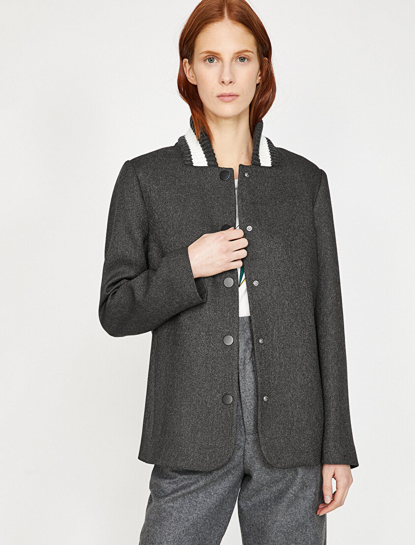 Düğme Detaylı Mont