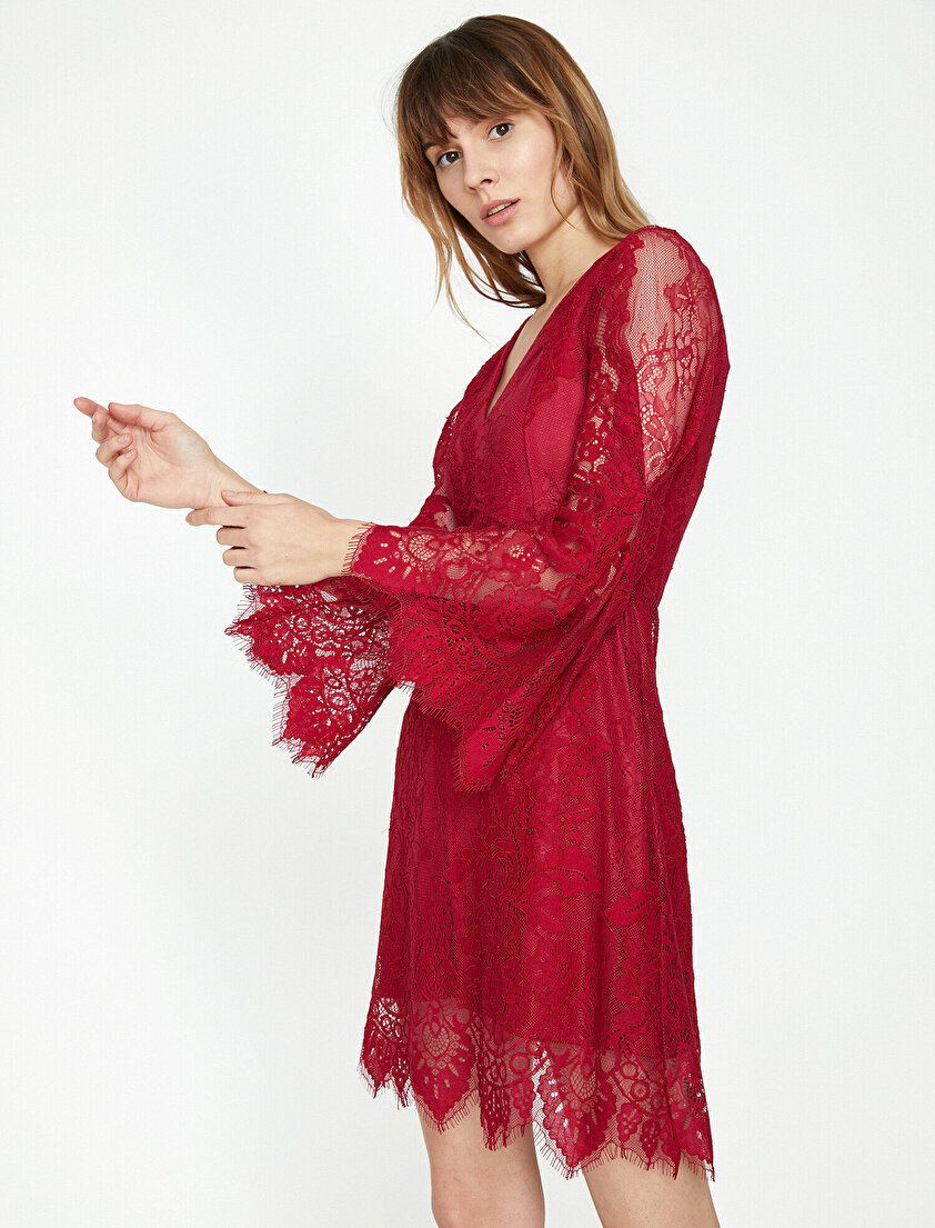 Dantel Detaylı Elbise