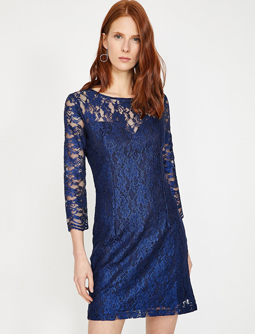 Dantel Detaylı Elbise