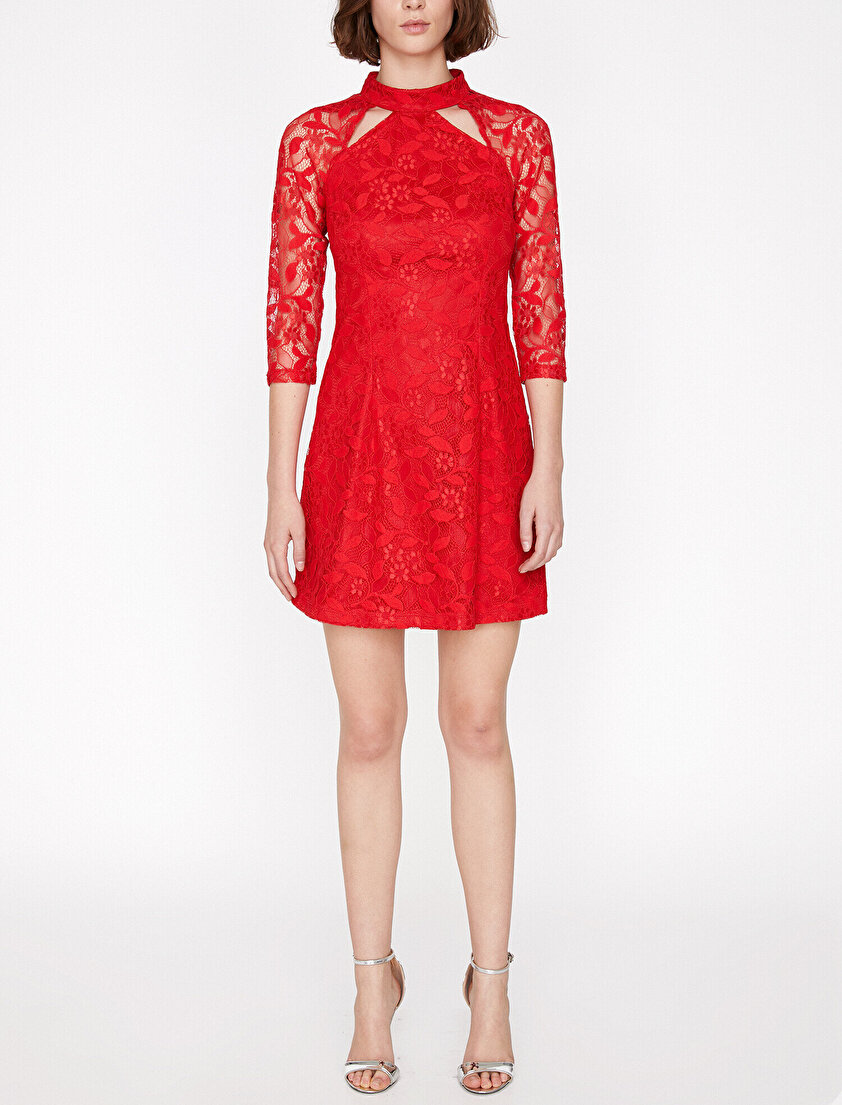 Dantel Detaylı Elbise