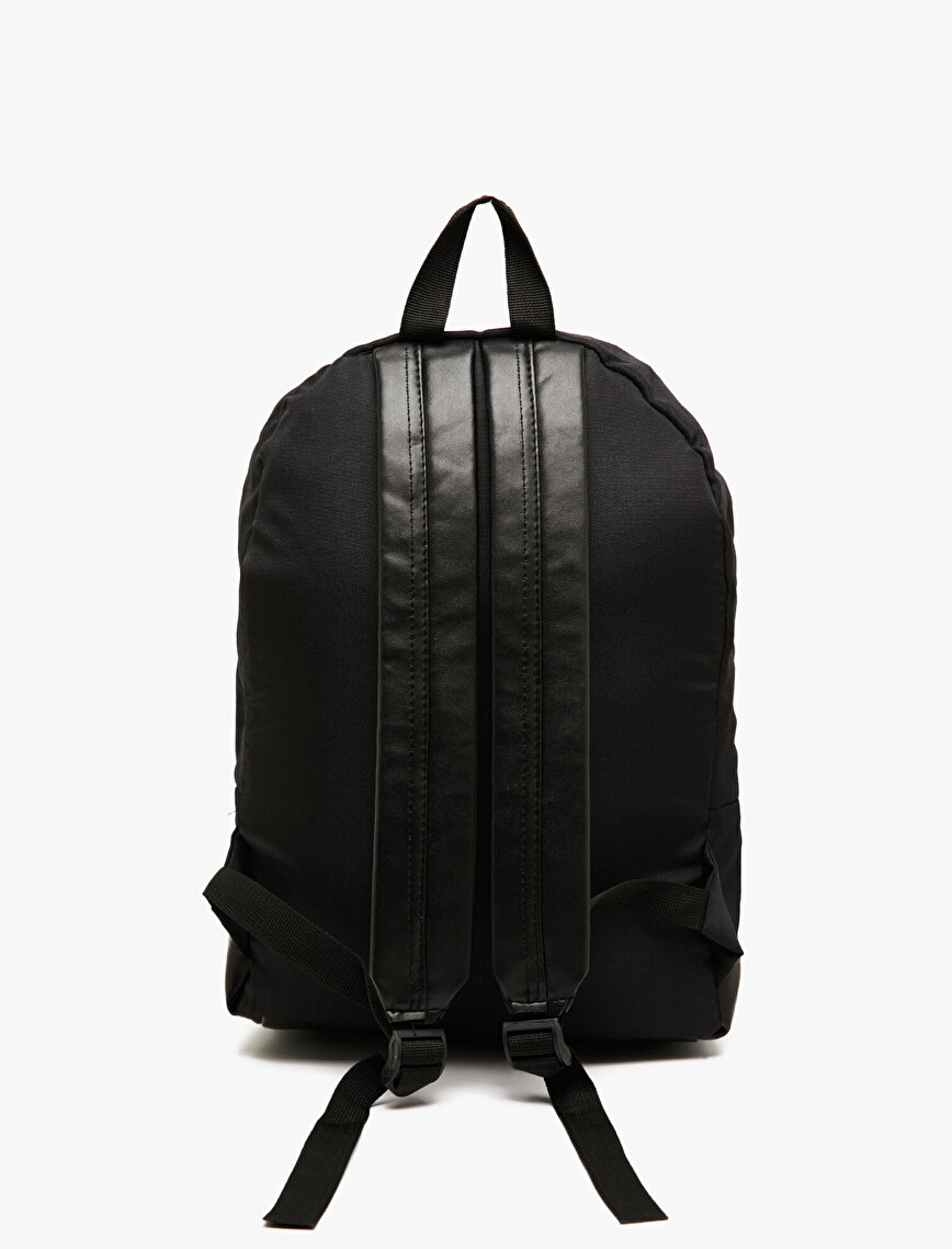 Zipper Detailed Backpack 