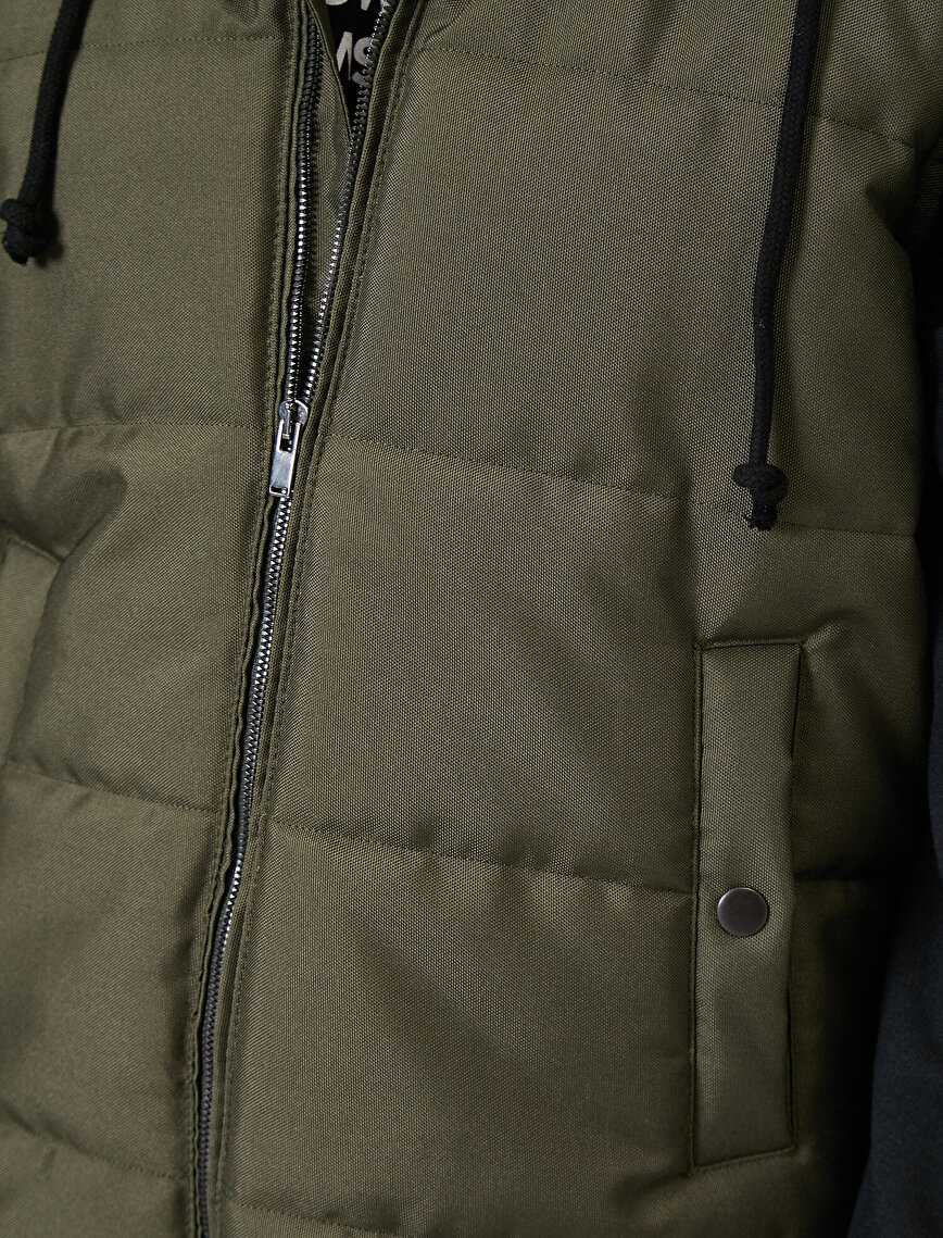 Stand Neck Pocket Zipper Detailed Hooded Puffer Vest