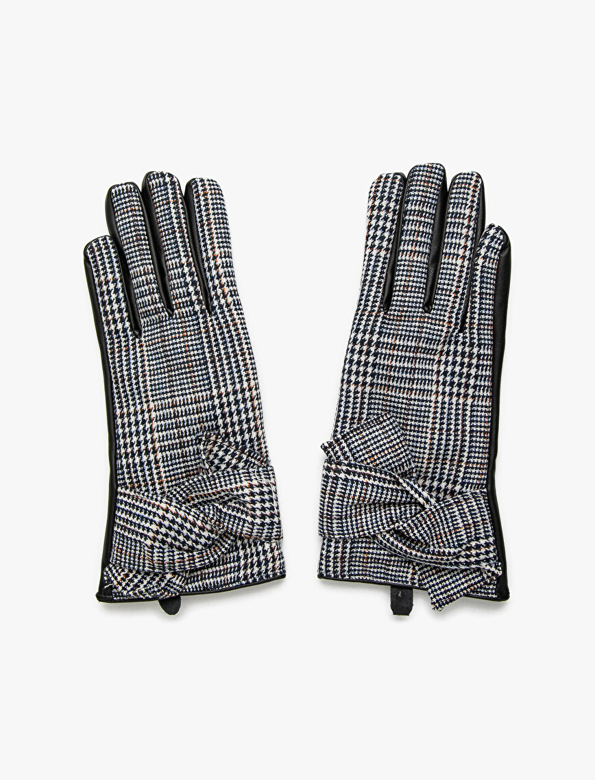 Checked Gloves